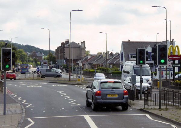 A8_at_Drumbrae_Roundabout_-_geograph.org.uk_-_6522225